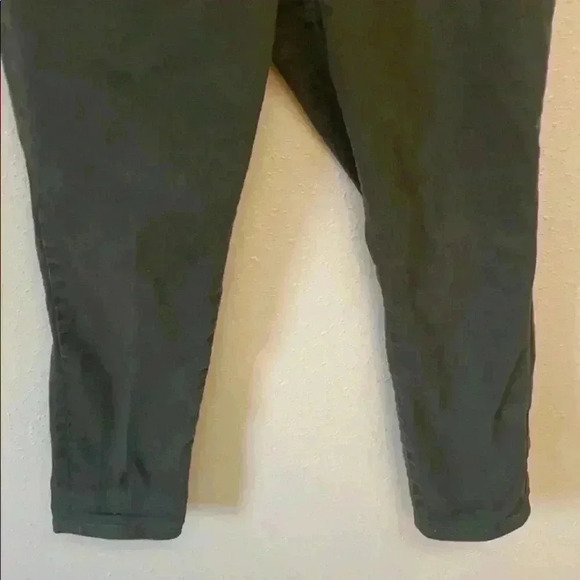 J CREW Women’s Olive Colored Jeans - Picture 3 of 8